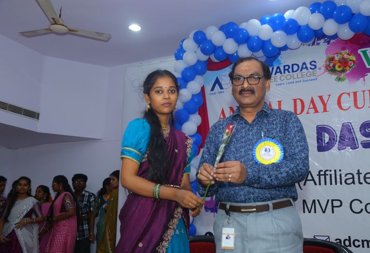 Alwardas Degree College campus gallery photo 2